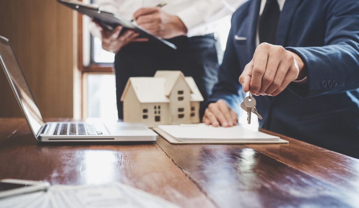 7 Incredible Advantages of Working with a Real Estate Agent